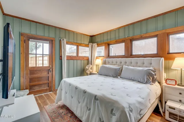 $379,900 | 235 West F Street, Elizabethton, TN 37643