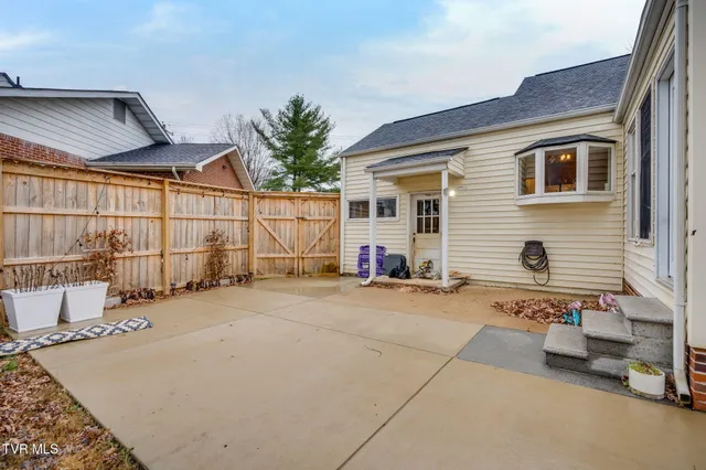 $379,900 | 235 West F Street, Elizabethton, TN 37643