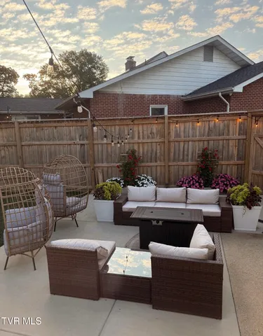 $379,900 | 235 West F Street, Elizabethton, TN 37643