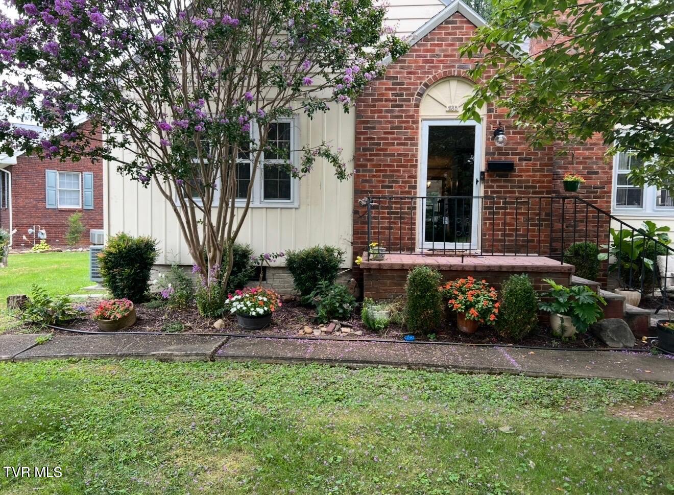 235 West F Street Elizabethton, TN 37643 - Photo 38 of 39 IMG_1506