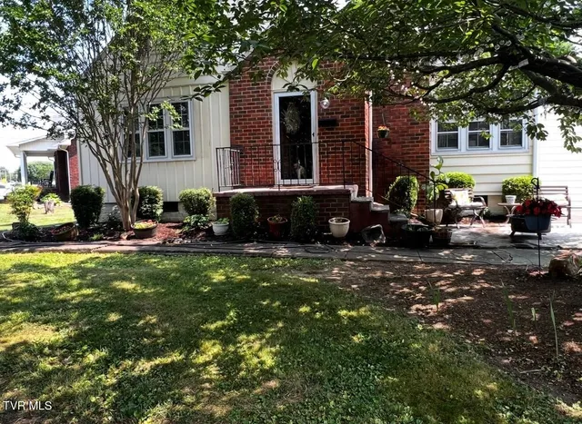 $379,900 | 235 West F Street, Elizabethton, TN 37643