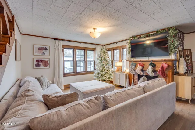 $379,900 | 235 West F Street, Elizabethton, TN 37643