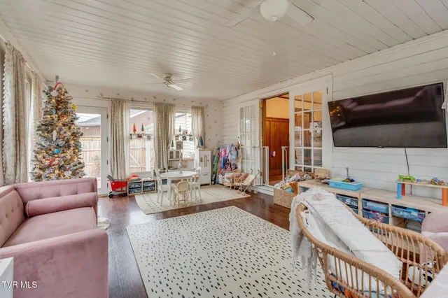 $379,900 | 235 West F Street, Elizabethton, TN 37643