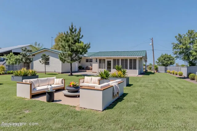 $284,000 | 1971 Hope School Drive, Marianna, FL 32448