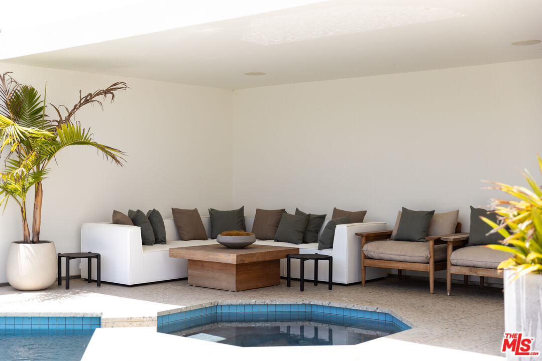 31388 Broad Beach Road Malibu, CA 90265 - Photo 14 of 36