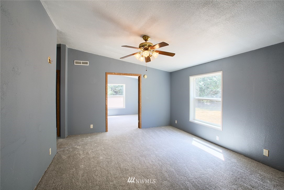 5235 Southeast Alpine Road Olalla, WA 98359 - Photo 6 of 14 Gallery Image 6
