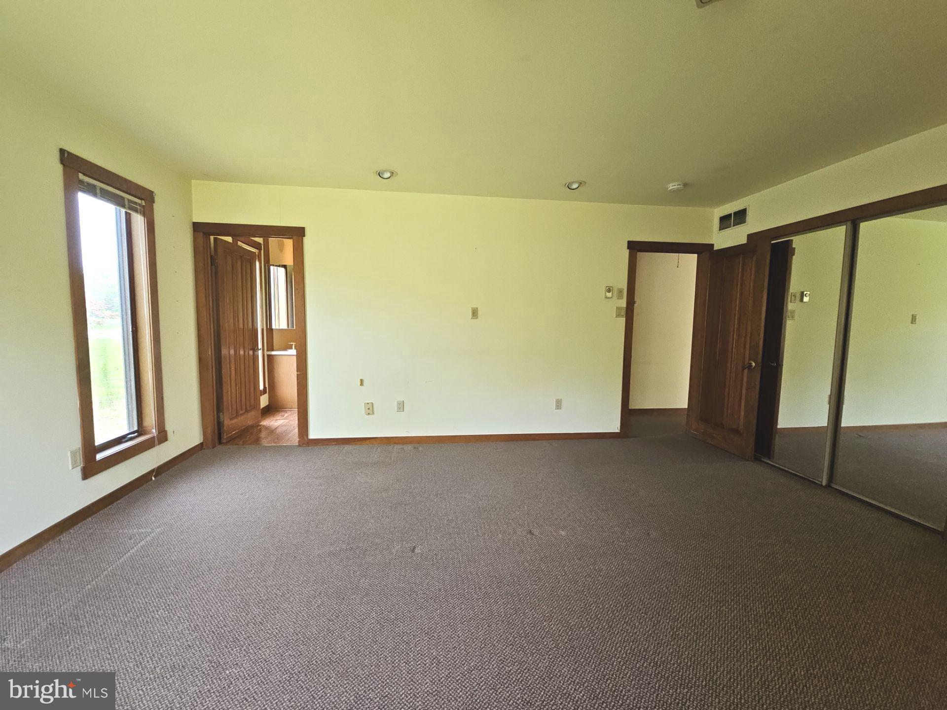 911 Gum Tree Corner Road Greenwich, NJ 08323 - Photo 36 of 47 a view of an empty room