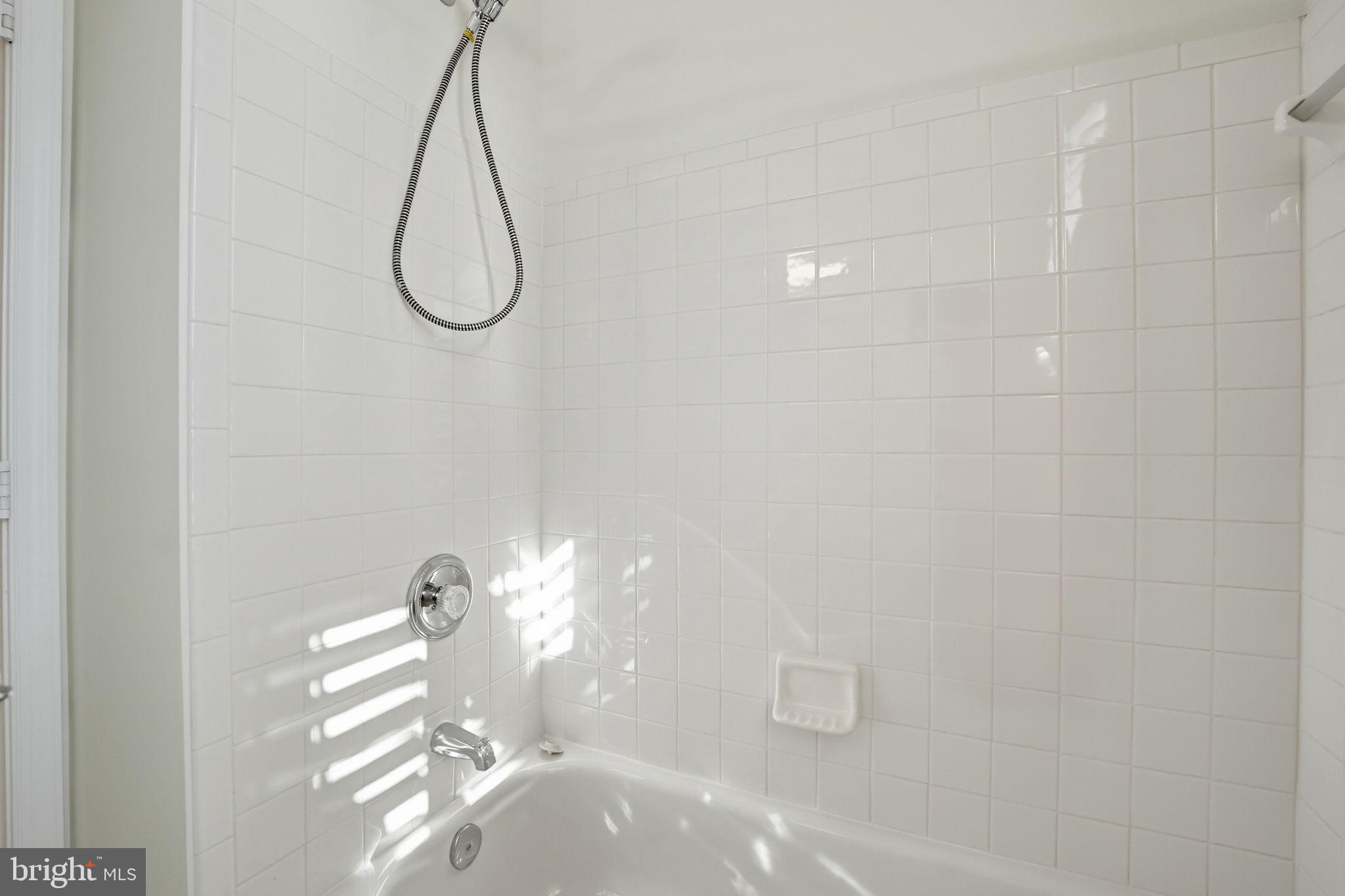 1305 Windleaf Drive Reston, VA 20194 - Photo 17 of 22