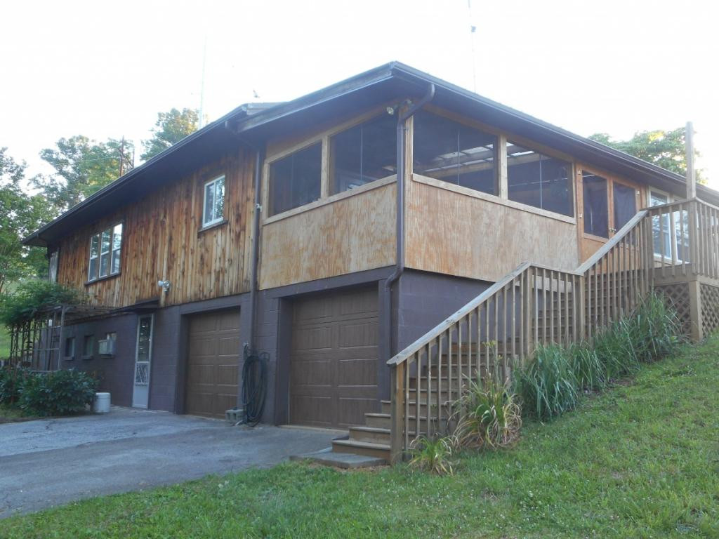 941 Fordtown Road Kingsport, TN 37663 - Photo 1 of 3 Front and Side View