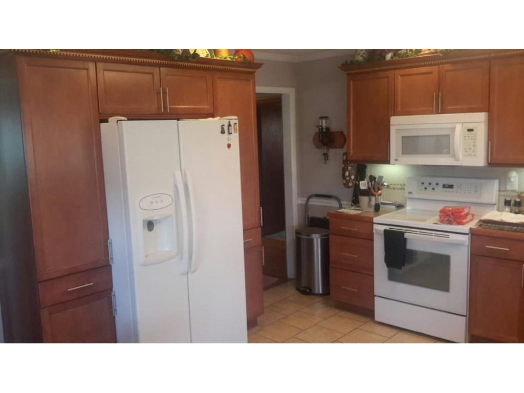 941 Fordtown Road Kingsport, TN 37663 - Photo 3 of 3 Plenty of Nice Cabinets