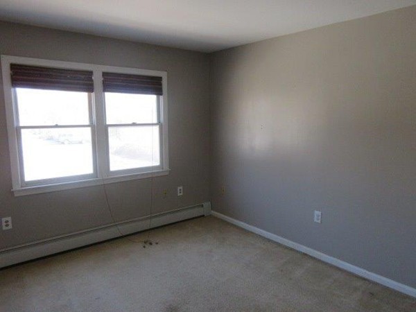 492 Riverside Drive, Unit B Lawrence, MA 01841 - Photo 8 of 12 Gallery Image 8