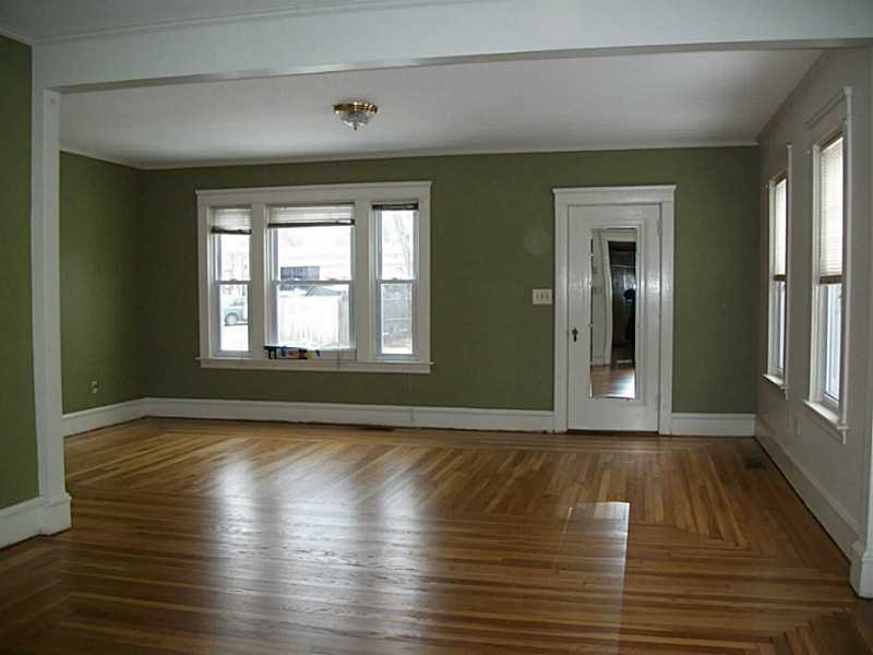 255 Rochambeau Avenue Providence, RI 02906 - Photo 14 of 20 Living Room. 1st floor