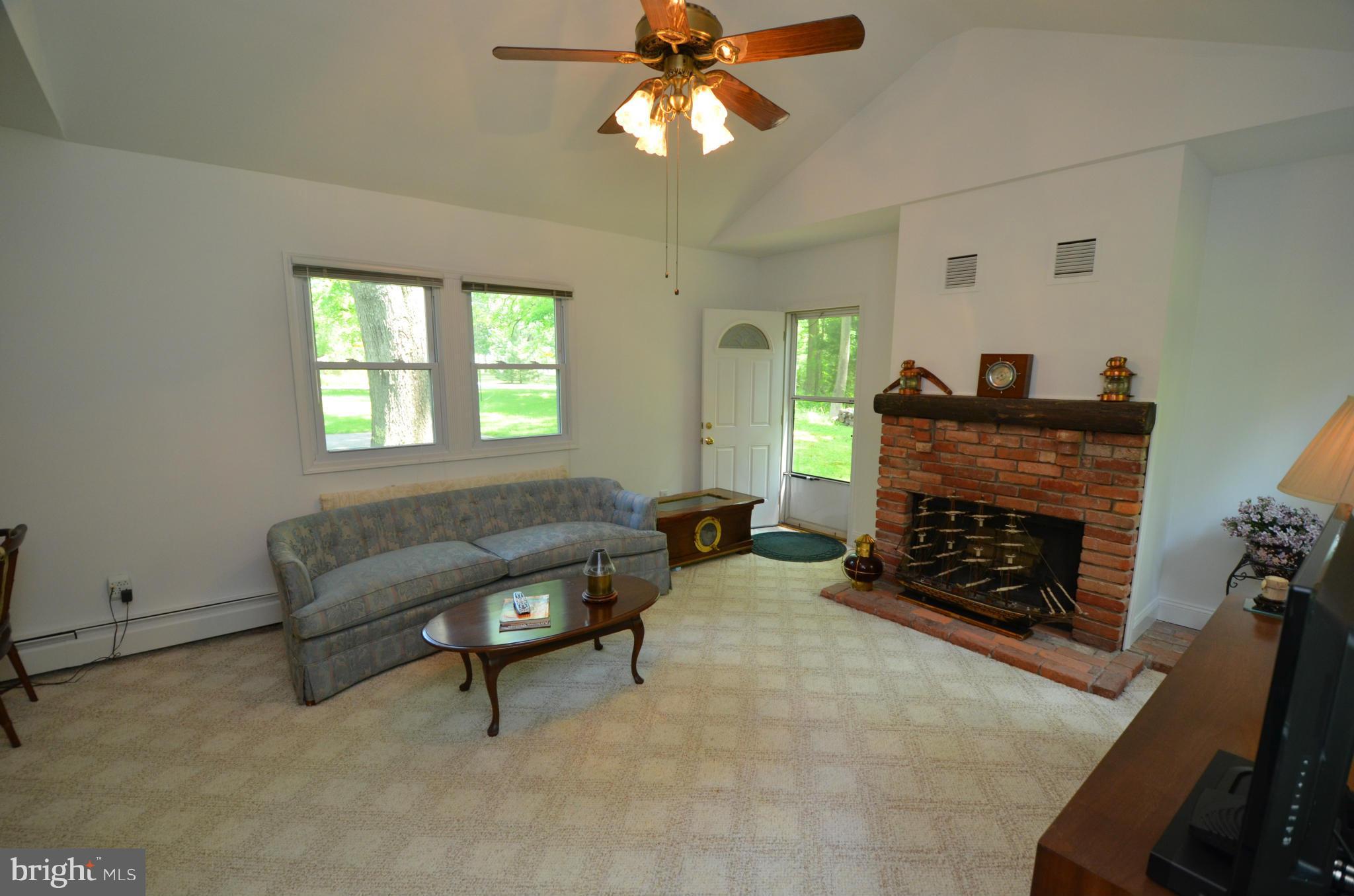 1413 Nieman Road Shady Side, MD 20764 - Photo 15 of 30 Family Room