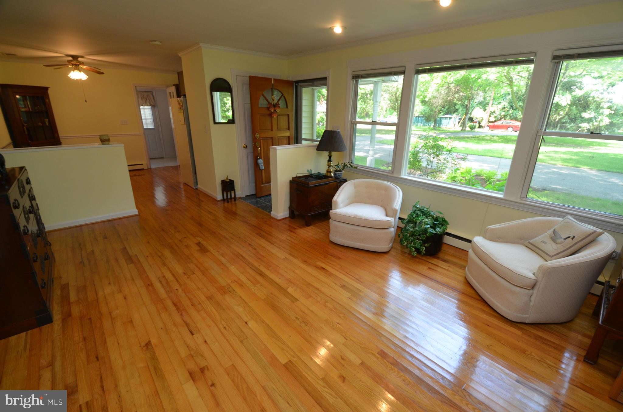 1413 Nieman Road Shady Side, MD 20764 - Photo 3 of 30 Living Room