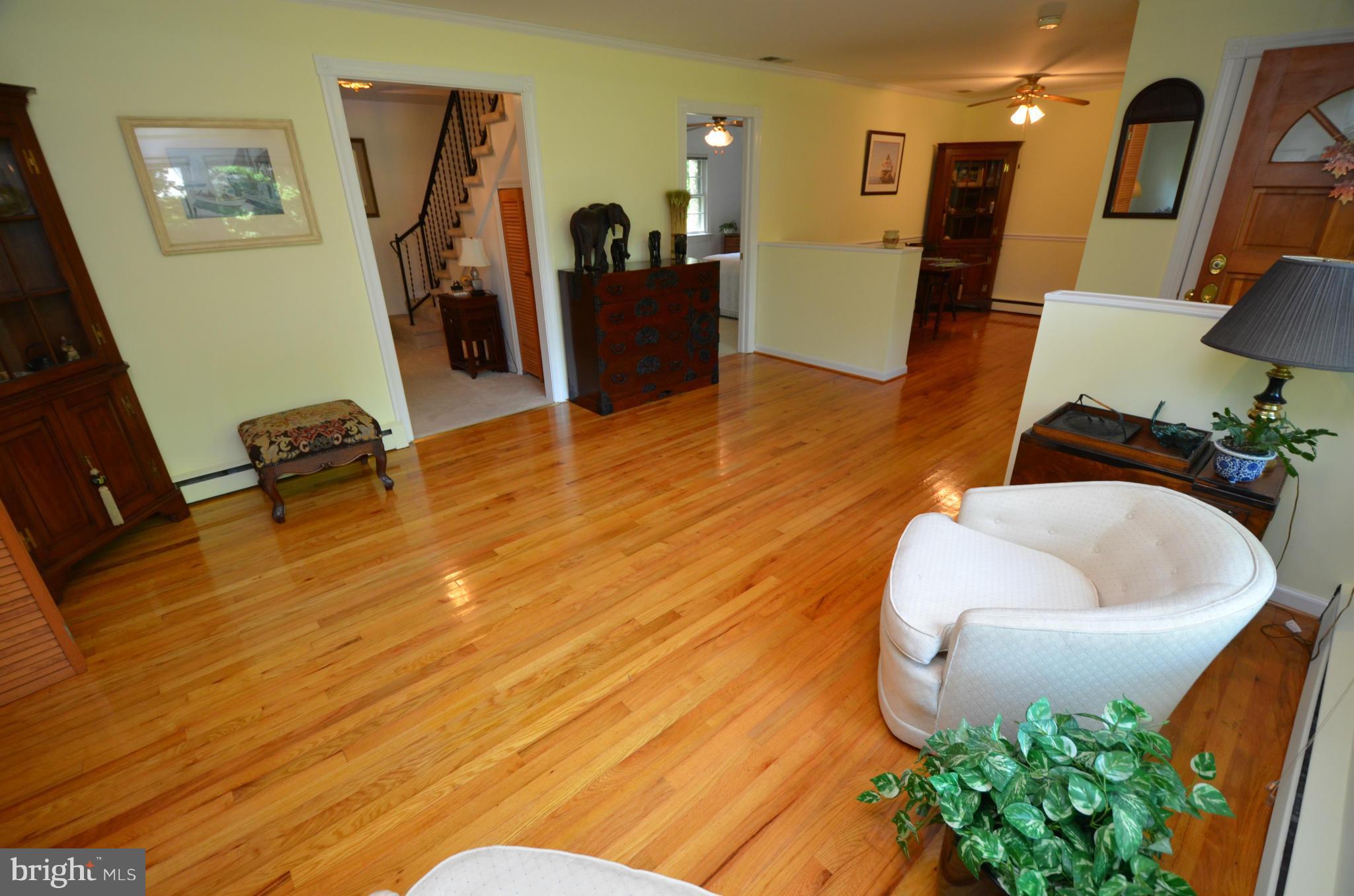 1413 Nieman Road Shady Side, MD 20764 - Photo 5 of 30 Living Room