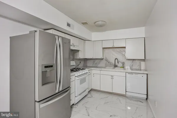 $185,000 | 411 Stiles Avenue, Unit C12, Maple Shade, NJ 08052
