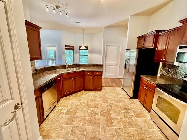 $2,200 | 222 Raptor Drive, Crestview, FL 32536