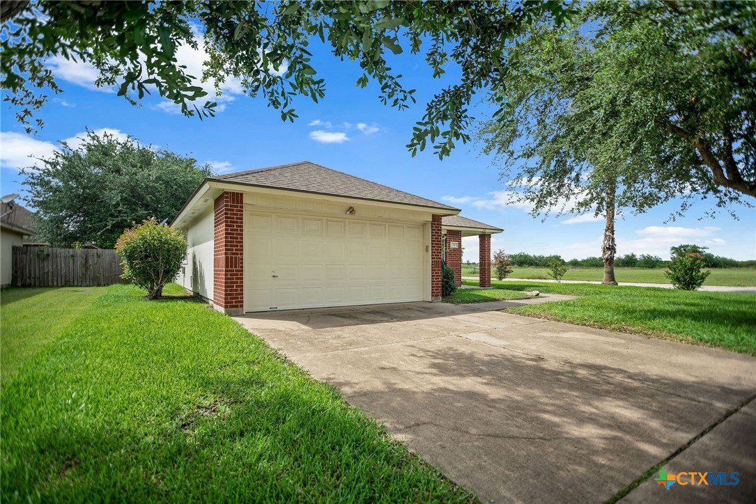 314 Rouen Drive Port Lavaca, TX 77979 - Photo 4 of 25