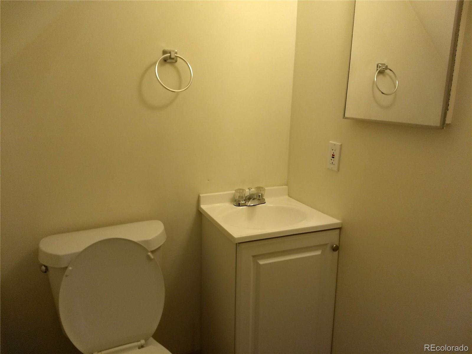 4560 Everett Court Wheat Ridge, CO 80033 - Photo 10 of 39 Gallery Image 10