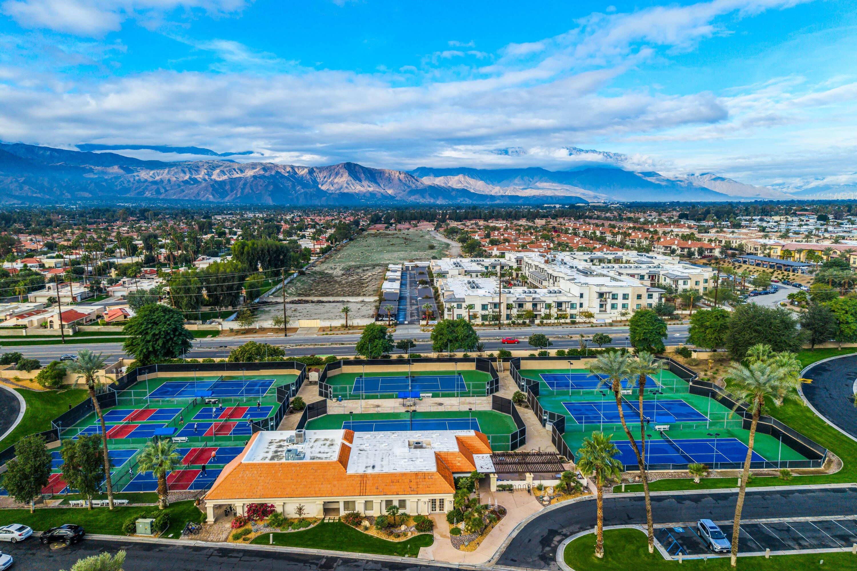 29 Verde Way Palm Desert, CA 92260 - Photo 41 of 43 a view of a city