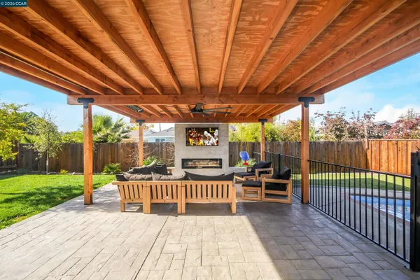 $1,025,000 | 1745 Eucalyptus Court, Concord, CA 94521