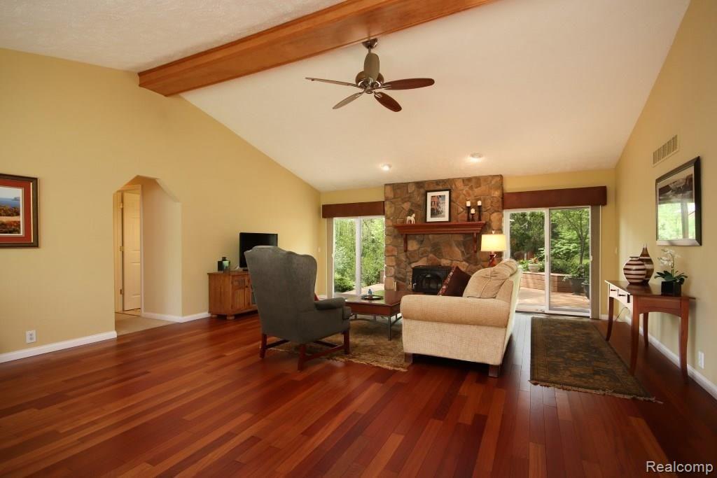 7330 Richardson Road Howell, MI 48843 - Photo 7 of 45 IMG_2359 (Custom).jpg