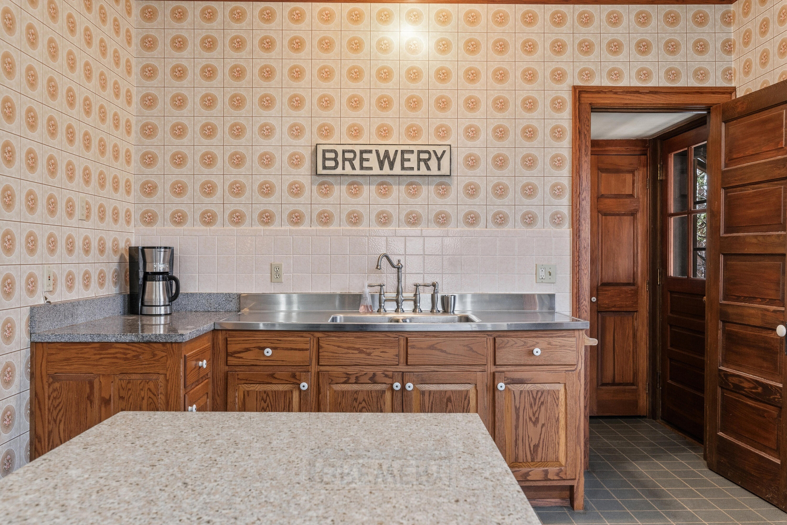 6789 North Elm Tree Road Glendale, WI 53217 - Photo 8 of 34 Kitchen