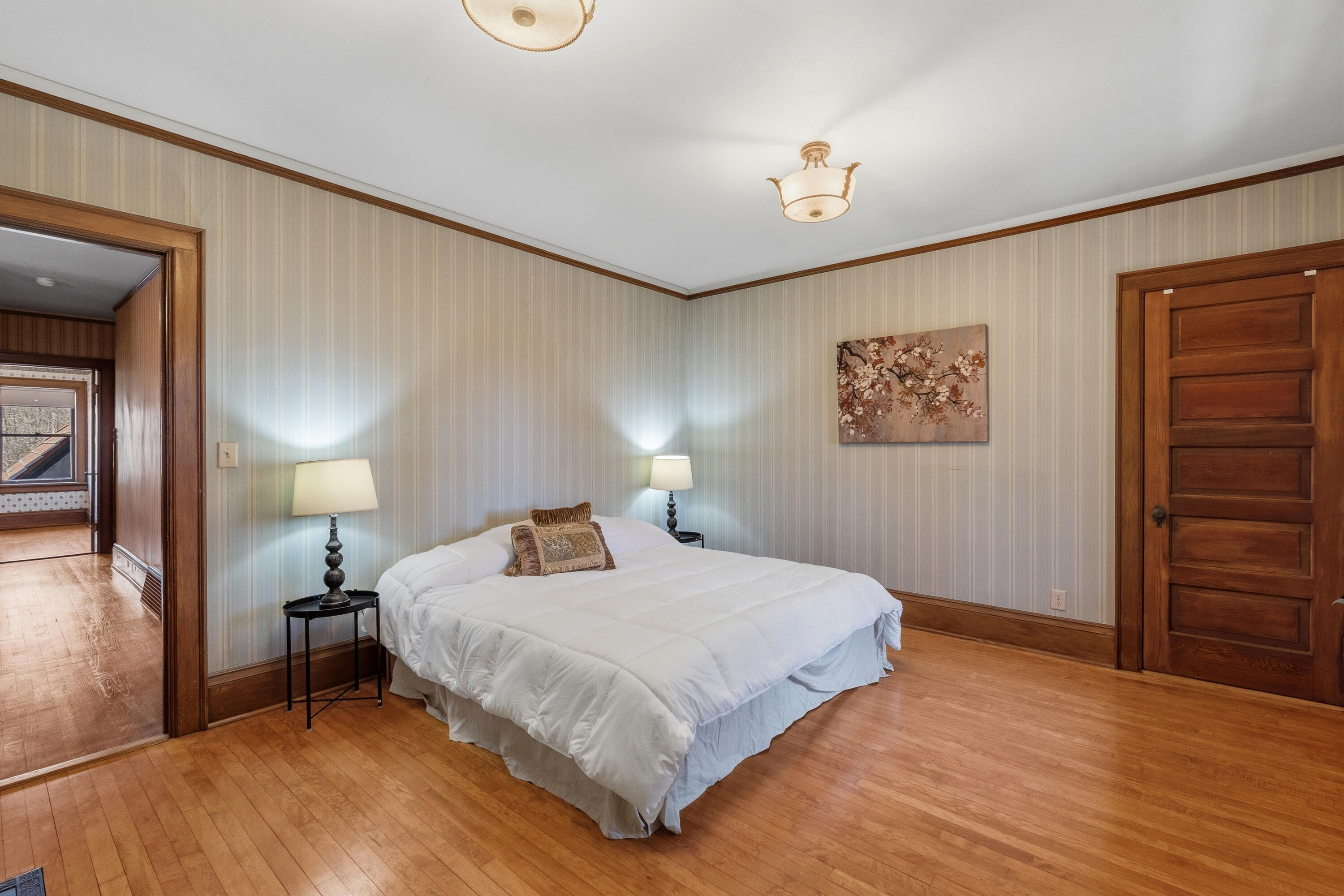 6789 North Elm Tree Road Glendale, WI 53217 - Photo 12 of 34 Primary Bedroom