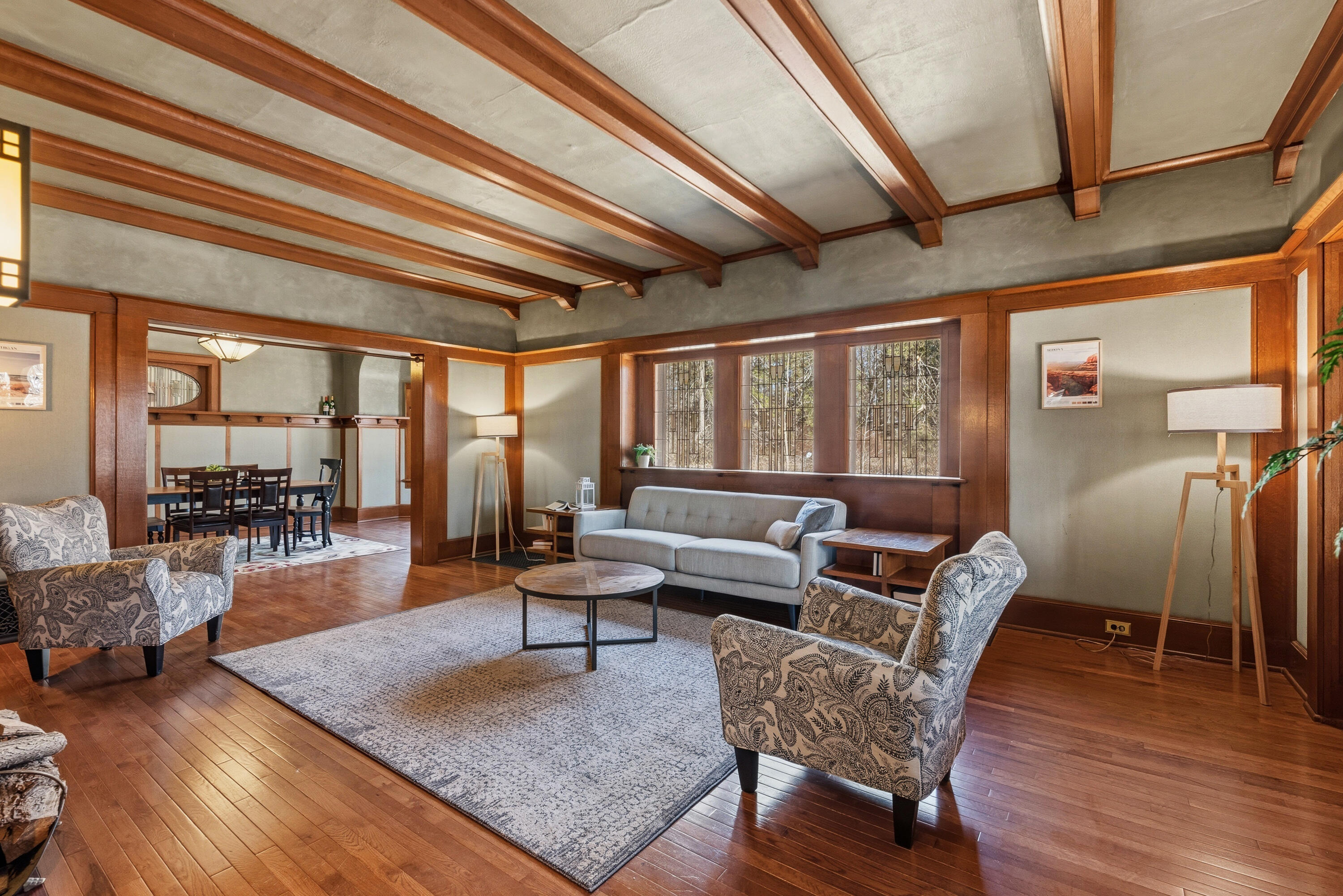 6789 North Elm Tree Road Glendale, WI 53217 - Photo 2 of 34 Living Room