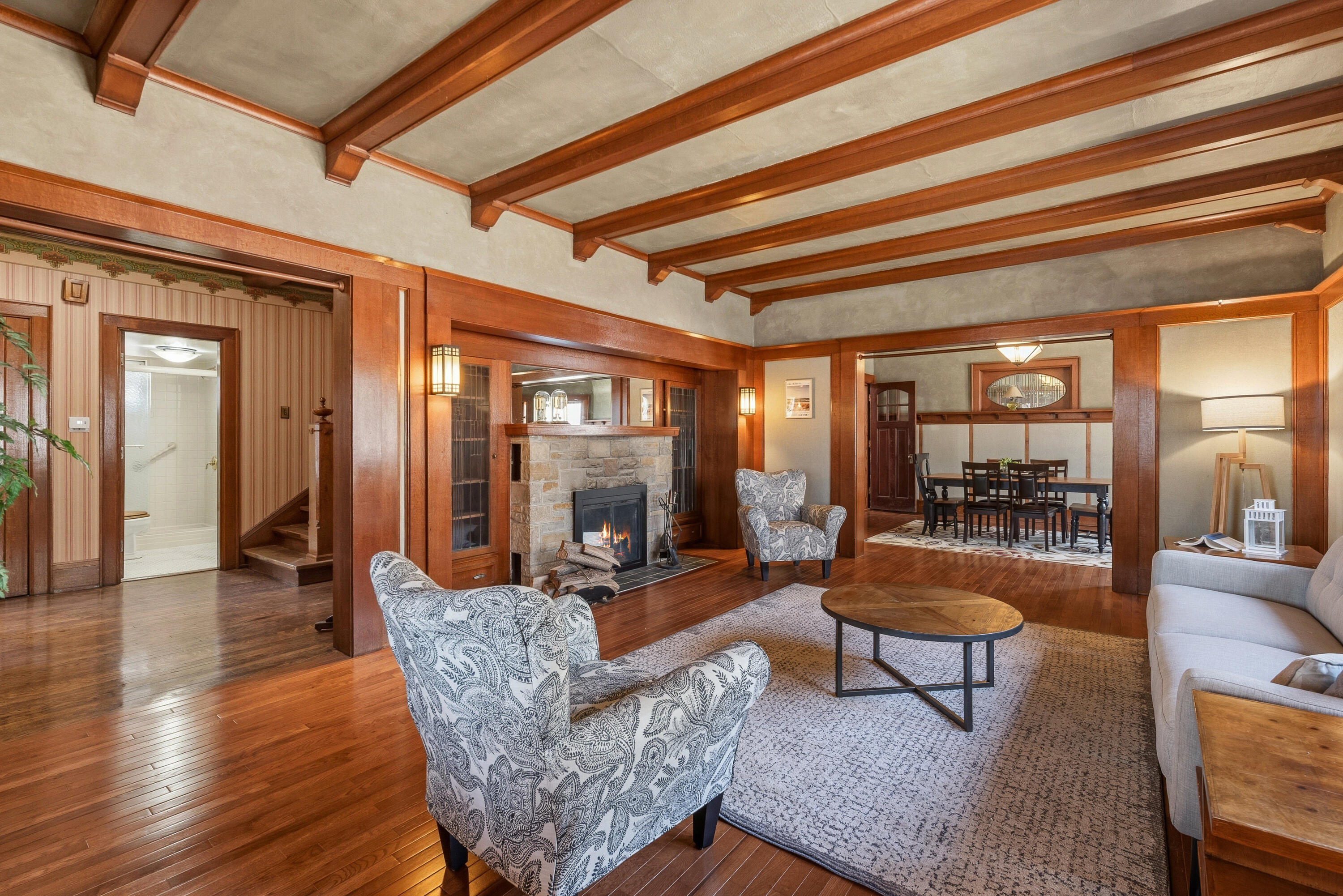 6789 North Elm Tree Road Glendale, WI 53217 - Photo 3 of 34 Living Room