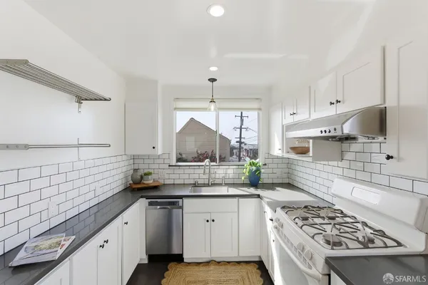 $1,099,000 | 2701 43rd Avenue, San Francisco, CA 94116