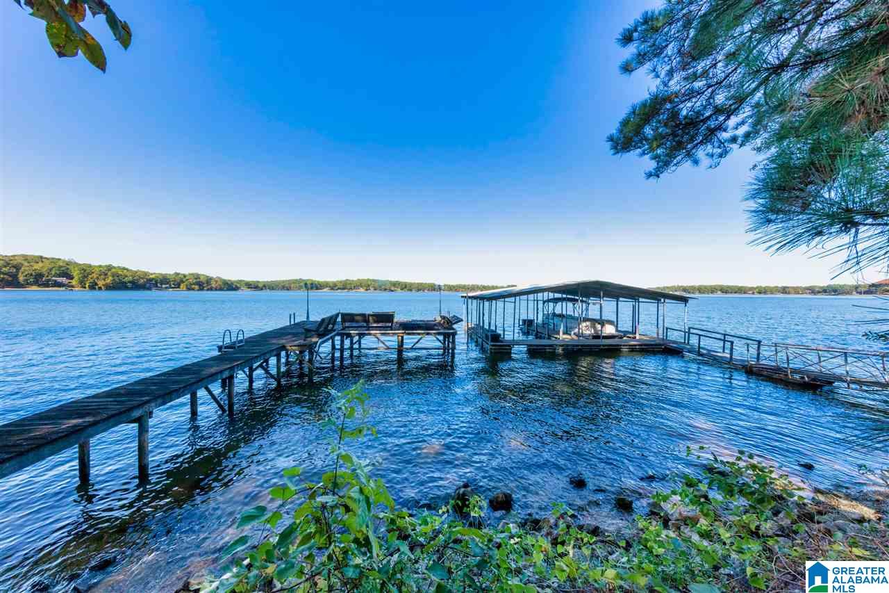 647 Ridgeway Circle Talladega, AL 35160 - Photo 10 of 48