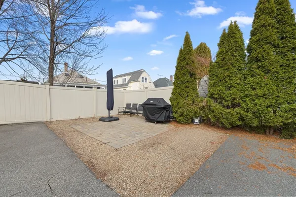 $579,900 | 16.5 Holly Street, Unit 2L, Salem, MA 01970