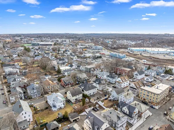 $579,900 | 16.5 Holly Street, Unit 2L, Salem, MA 01970