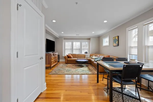 $579,900 | 16.5 Holly Street, Unit 2L, Salem, MA 01970