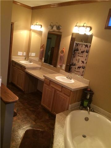 1230 Harris Hollow Road Charlotte, TN 37036 - Photo 3 of 20 Gallery Image 3