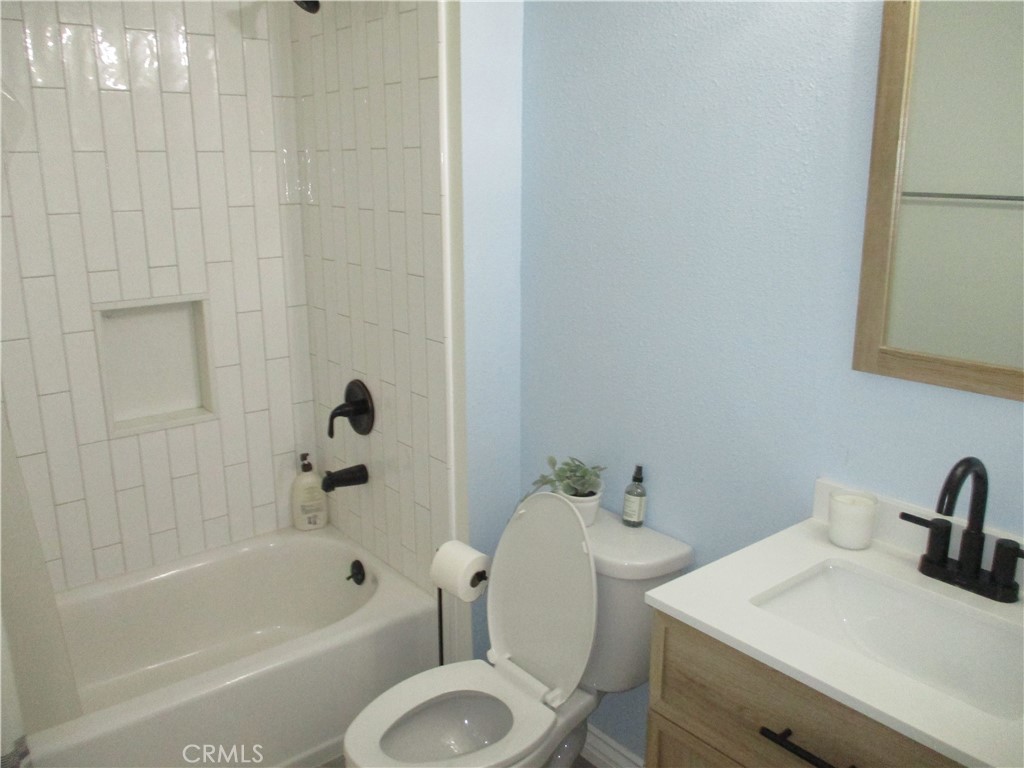 272 Fieldstone Way, Unit A Simi Valley, CA 93065 - Photo 14 of 14