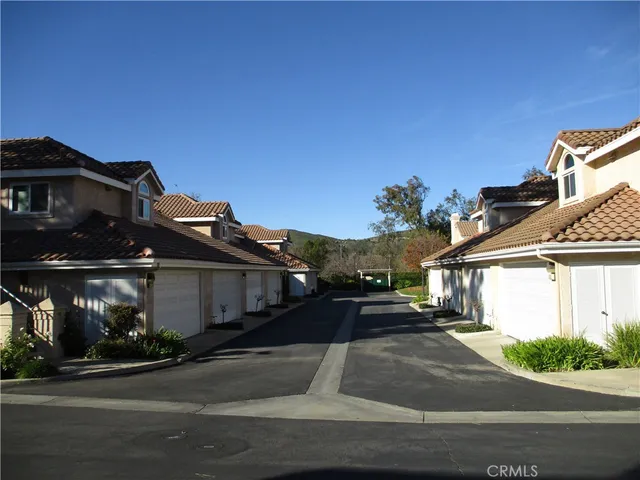 $715,000 | 272 Fieldstone Way, Unit A, Simi Valley, CA 93065