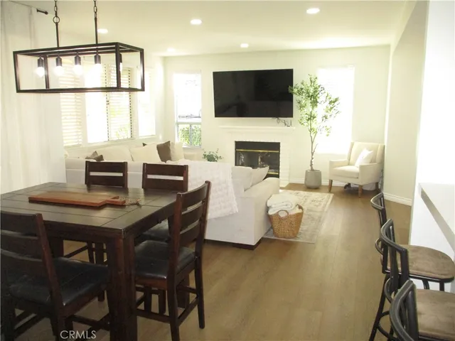 $715,000 | 272 Fieldstone Way, Unit A, Simi Valley, CA 93065