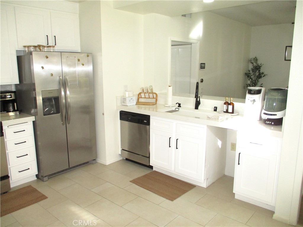 272 Fieldstone Way, Unit A Simi Valley, CA 93065 - Photo 8 of 14