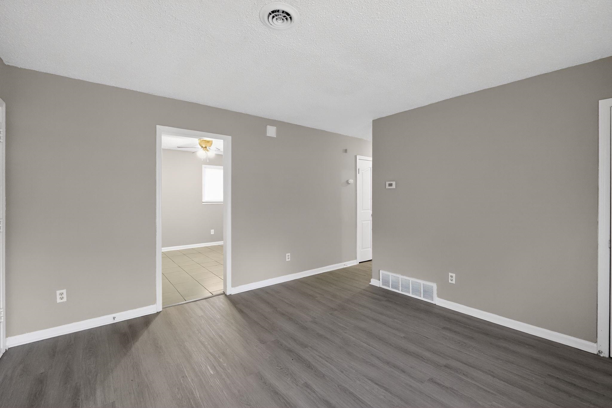 4736 Applestone Street Memphis, TN 38109 - Photo 15 of 35