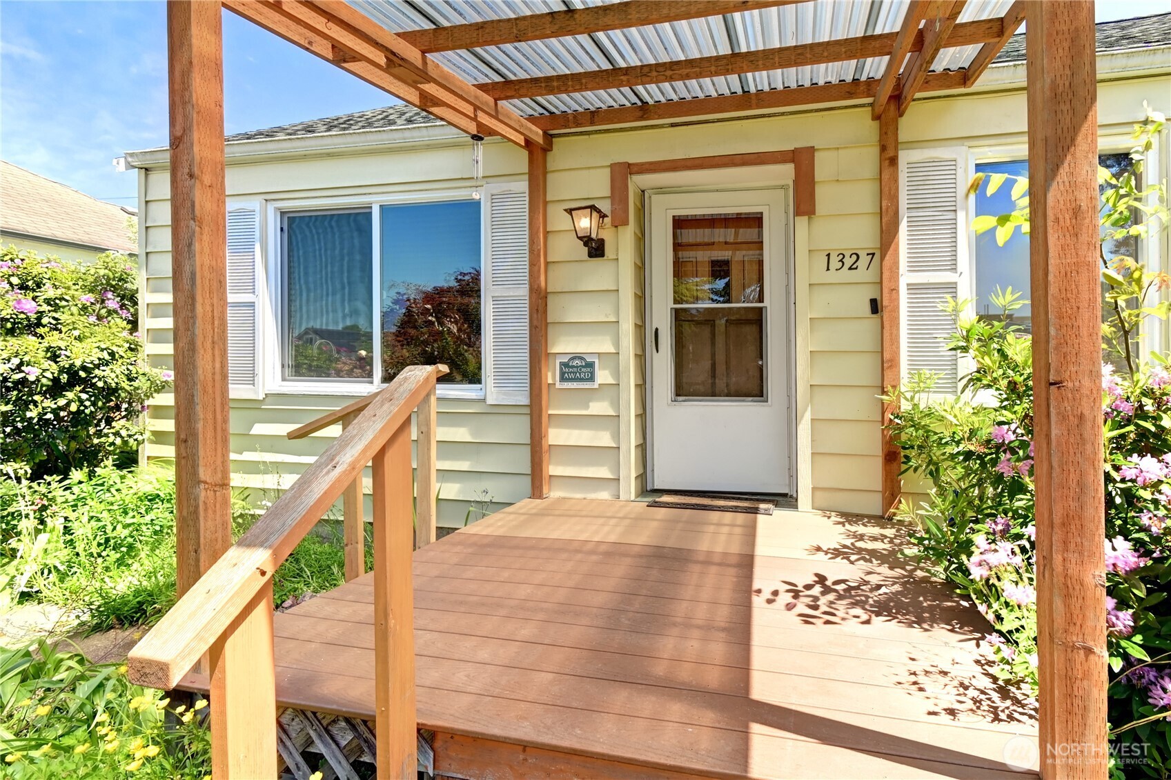 1327 Maple Street Everett, WA 98201 - Photo 6 of 31
