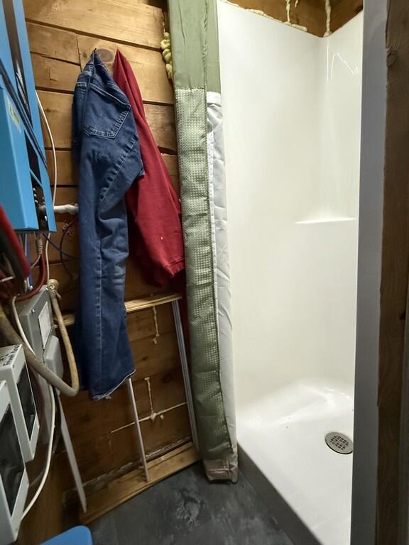 80 Wheaton Way Bradford, ME 04410 - Photo 19 of 41 18-Inside shower (Copy)