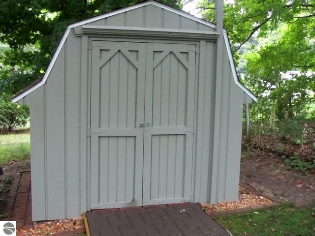 551 Bloomfield Road Traverse City, MI 49686 - Photo 15 of 34 1806189-14.JPG