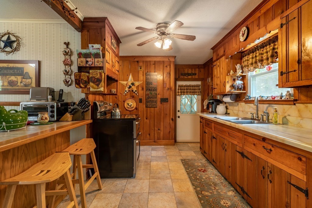 354 Allen Road Belchertown, MA 01007 - Photo 6 of 24 Gallery Image 6