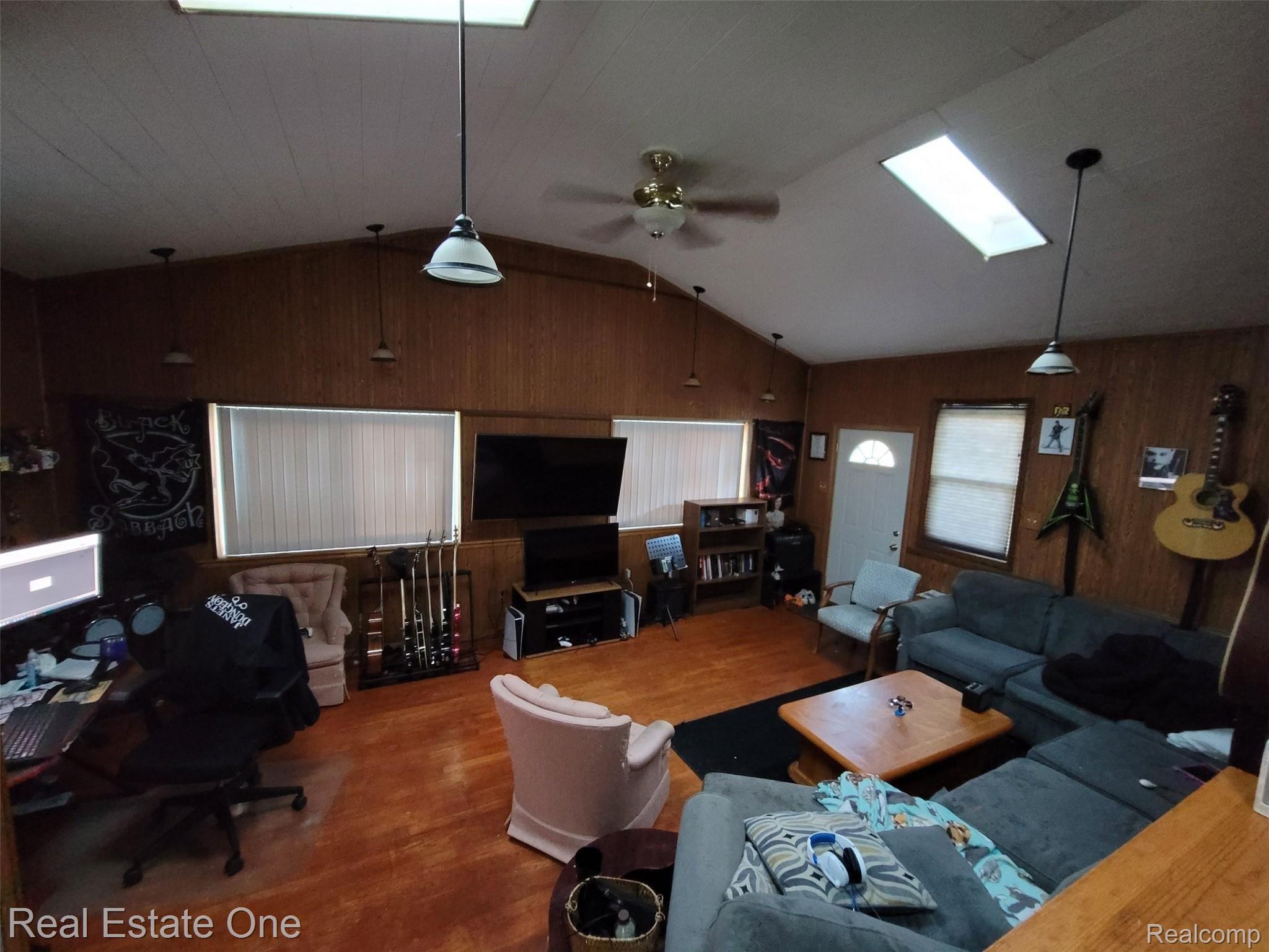 17681 Reed Street Melvindale, MI 48122 - Photo 25 of 33 Great Room