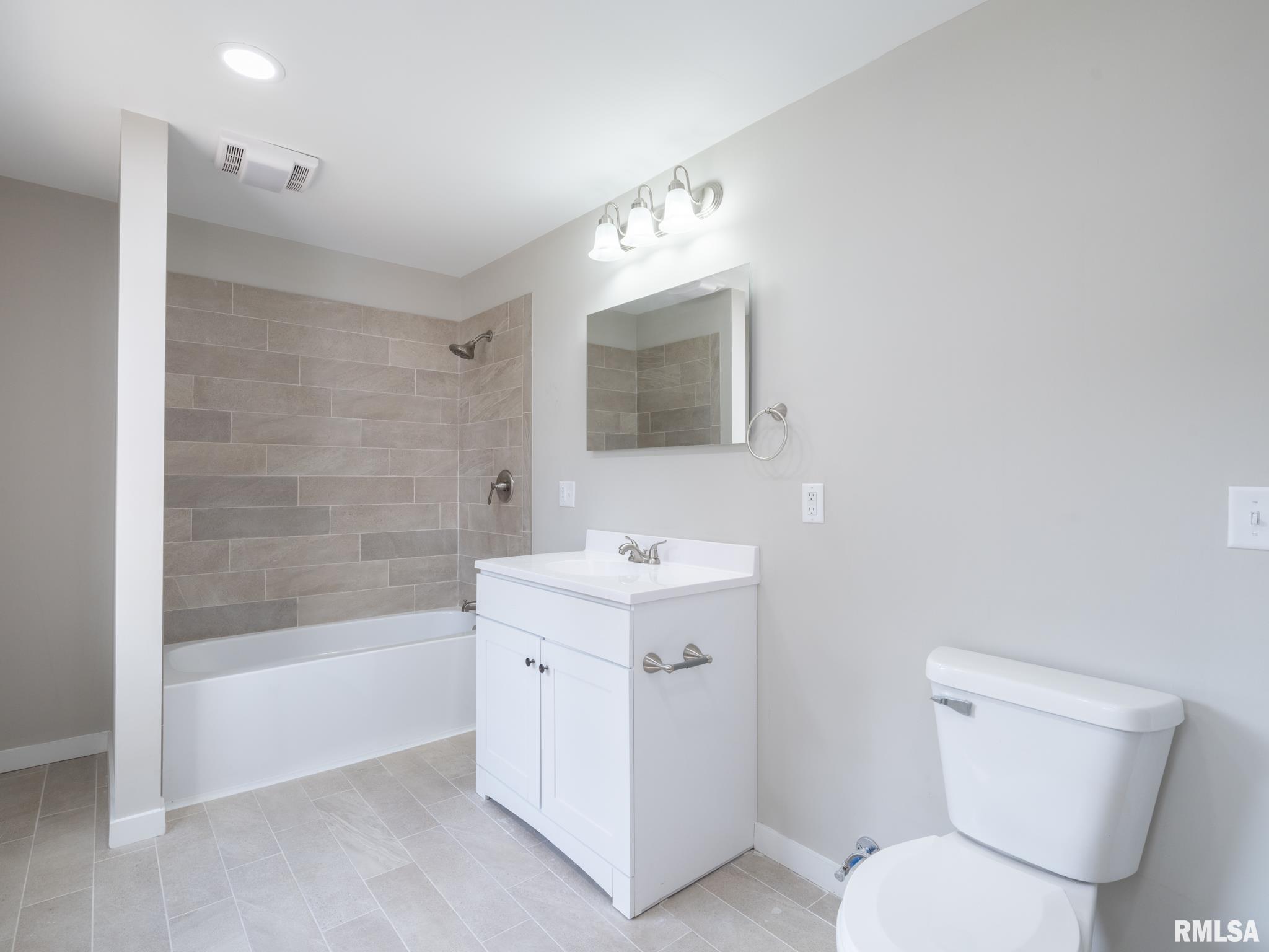 1350 East Chestnut Street Canton, IL 61520 - Photo 13 of 23