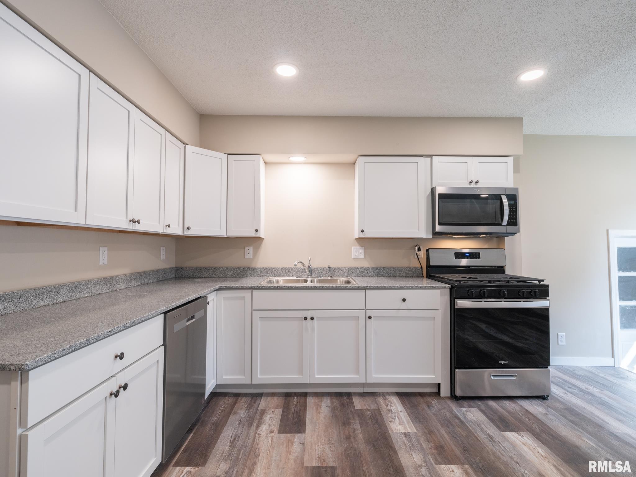 1350 East Chestnut Street Canton, IL 61520 - Photo 5 of 23