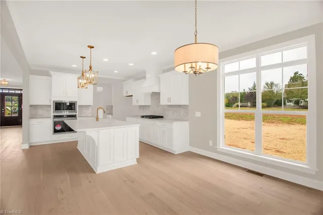 $869,900 | 3106 Pasture View Drive, Summerfield, NC 27358