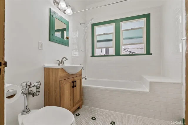 $229,000 | 723 East 3rd Street, Unit 16, Long Beach, CA 90802